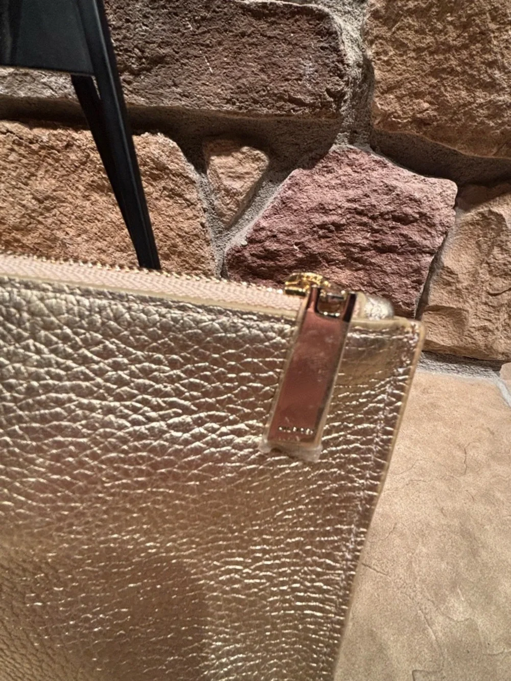 NWT Tommy Hilfiger Metallic Gold Leather Wristlet Clutch - Picture 4 of 8